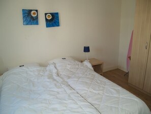 Chalet | 2 bedrooms, individually furnished, bed sheets - Detached Chalet With Dishwasher (Susteren)