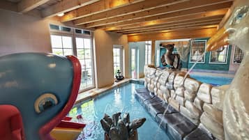 Chalet | Pool | Outdoor pool