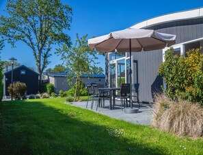 House | Balcony - Drenthe Family Getaway w/ Garden (West-Graftdijk)