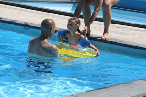 Chalet | Pool | Outdoor pool - Family Getaway w/ Garden (West-Graftdijk)