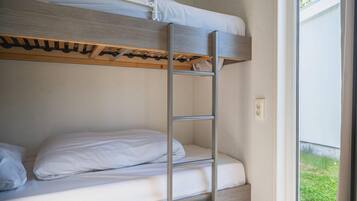 House | 3 bedrooms, individually furnished, bed sheets