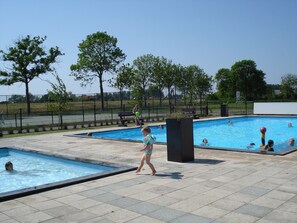 木屋 | 游泳池 | 室外游泳池