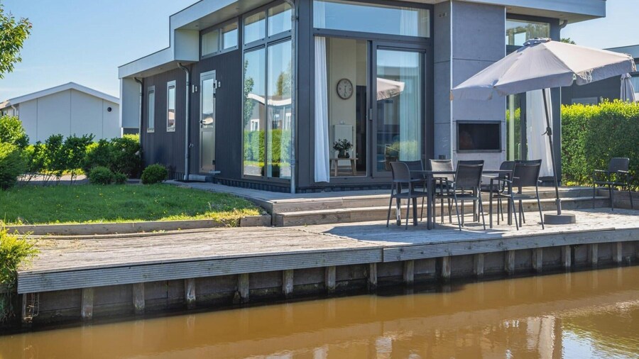 Drenthe Family Getaway w/ Garden