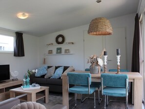 Bungalow | Living room - Modern Bungalow at 30 km. From Maastricht (Susteren)