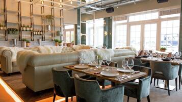 House | Dining