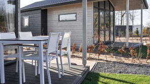 Balcony - Compact, Modern Lodge Nearby the Markermeer (Bovenkarspel)