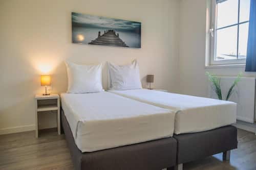 House | 3 bedrooms, bed sheets