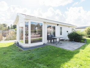 House | Exterior - Chalet w/ Garden in Zaan Style (West-Graftdijk)