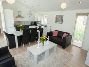 Chalet | Living room - Chalet w/ Garden in Zaan Style (West-Graftdijk)