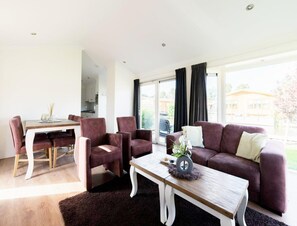House | Living room - Chalet w/ Garden in Zaan Style (West-Graftdijk)
