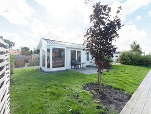House | Exterior - Chalet w/ Garden in Zaan Style (West-Graftdijk)