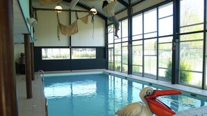 Chalet | Pool | Outdoor pool - Well-kept Chalet Near the Biesbosch (Dordrecht)