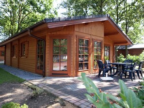Chalet | Dining - Wooden Chalet 30 km From Maastricht (Susteren)