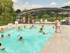 Outdoor pool - Comfortable Cottage With a Fireplace Nearby a Forest (Gimouille)