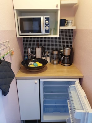 Réfrigérateur, micro-ondes