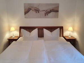 3 Schlafzimmer, Schreibtisch, Reisekinderbett, WLAN