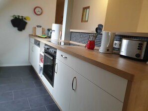 Unclassified image, 2 of 25, button