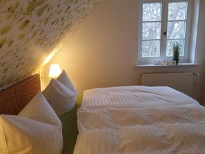 Unclassified image, 4 of 25, button