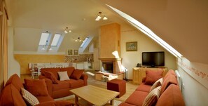 Apartment, 2 Schlafzimmer, Balkon | Wohnbereich