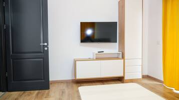 Deluxe-Studio | Wohnzimmer | Flachbildfernseher