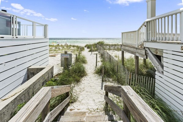 Am Strand, Motorbootfahrt