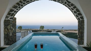 Luxury Villa, 1 Bedroom (Efis Home 1) | Private spa tub