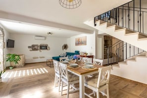 Dining - Holiday house PAVOVCI with heated pool (Milohnići)