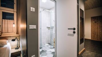 Apartamento (1,5) | 1 quarto, escrivaninha, Wi-Fi de cortesia