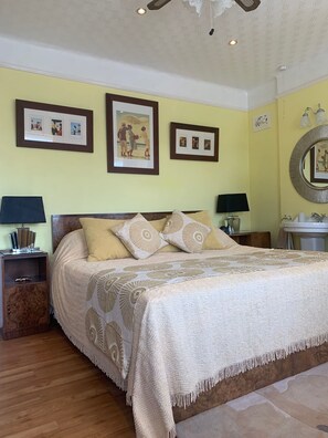 5 Schlafzimmer, Bügeleisen/Bügelbrett, Reisekinderbett, kostenloses WLAN