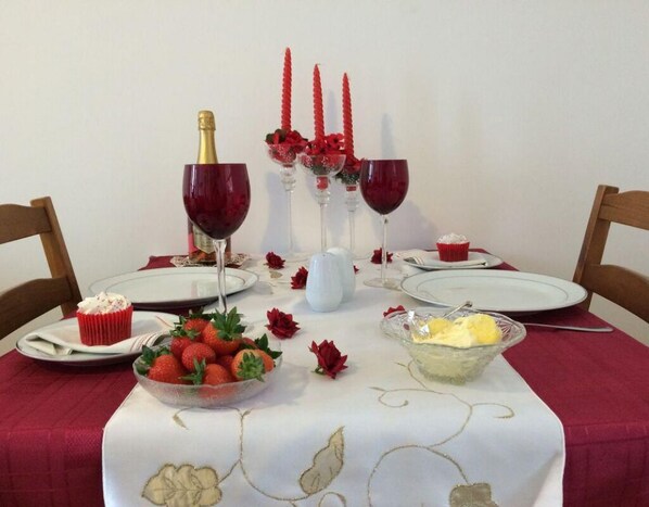 Dining - Ground floor apartment in the centre of the historic market town of Totnes (Totnes)