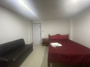 Basic-Doppelzimmer | Schreibtisch, kostenloses WLAN, Bettwäsche