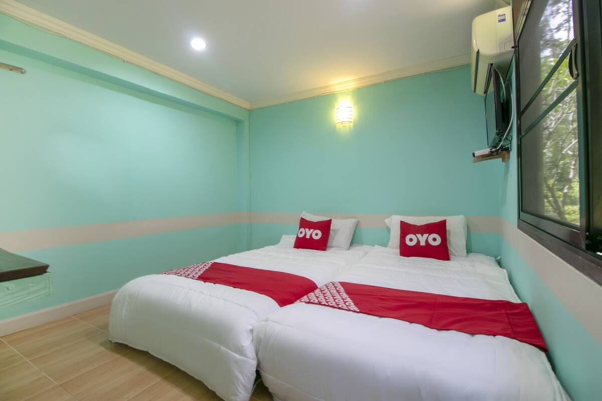 Desk, free WiFi, bed sheets
