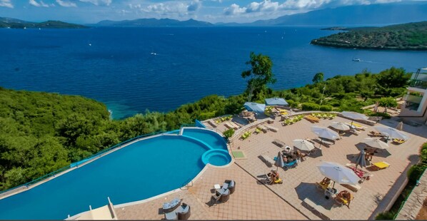 Alberca al aire libre por temporada