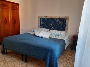 1 bedroom, iron/ironing board