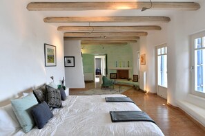 7 slaapkamers, een strijkplank/strijkijzer, gratis wifi, beddengoed