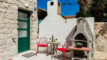 House (Two-Bedroom Holiday Home) | BBQ/picnic Area