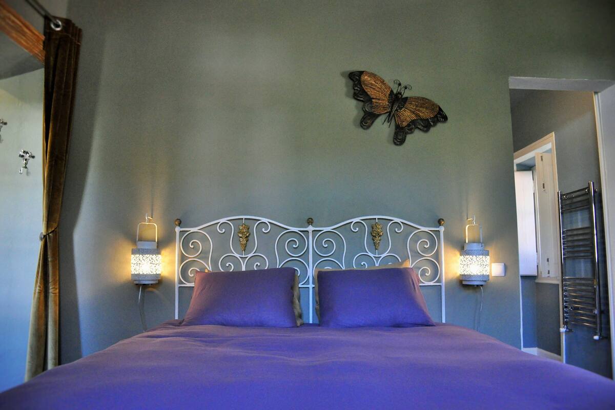 Minibar, individually decorated, individually furnished, free WiFi