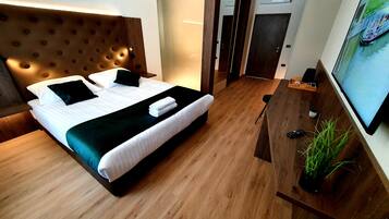 1 bedroom, travel crib, free WiFi, bed sheets