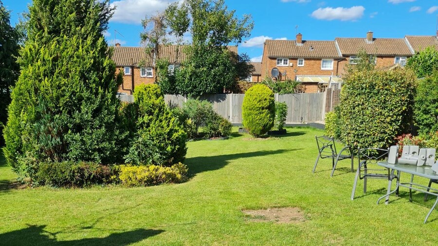 1 Bedroom Annex - 2 Mins From Train Station