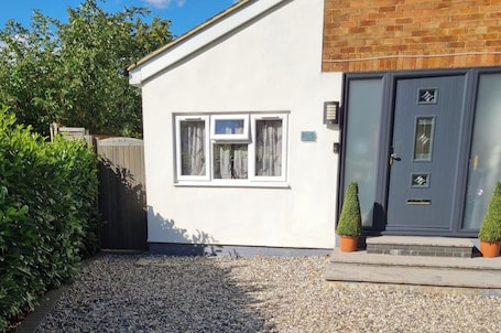 Detalle exterior. 1 Bedroom Annex - 2 Mins From Train Station