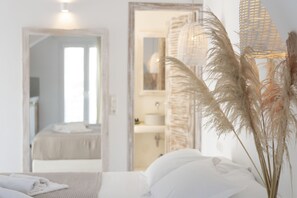 Minibar, soundproofing, iron/ironing board (on request), WiFi (free) - Naxos Sandastic (Naxos)