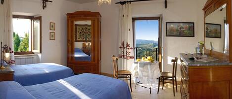 5 bedrooms, WiFi, bed sheets