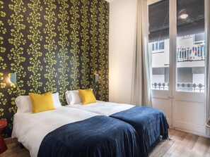 2 slaapkamers, een strijkplank/strijkijzer, internet, beddengoed