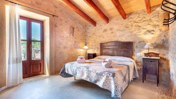 3 soverom, strykejern/-brett, wi-fi (inkludert) og sengetøy