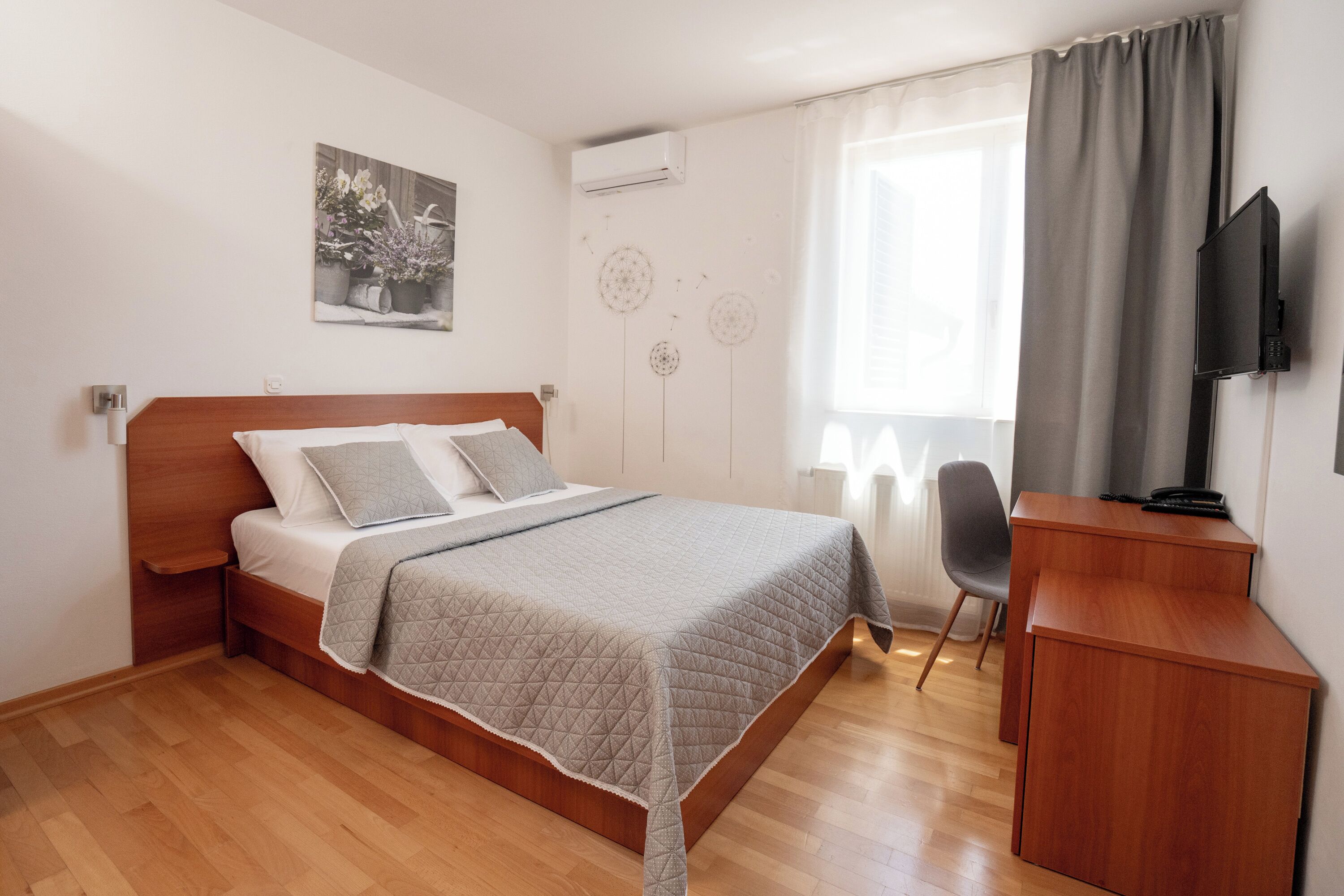 1 bedroom, internet, bed sheets