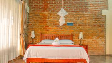 2 多间卧室、客房内保险箱、熨斗/熨衣板、WiFi