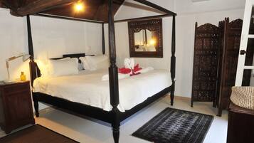 4 Schlafzimmer, Zimmersafe, Schreibtisch, Bügeleisen/Bügelbrett