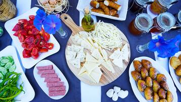 Ókeypis fullur enskur morgunverður daglega