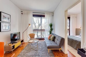 TV, offices - DA'Home - Boavista Beautiful Apartment (Porto)