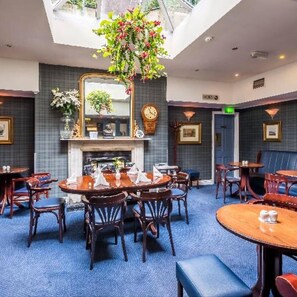 Breakfast, lunch, dinner served; local and international cuisine  - The Bosun (Monkstown)